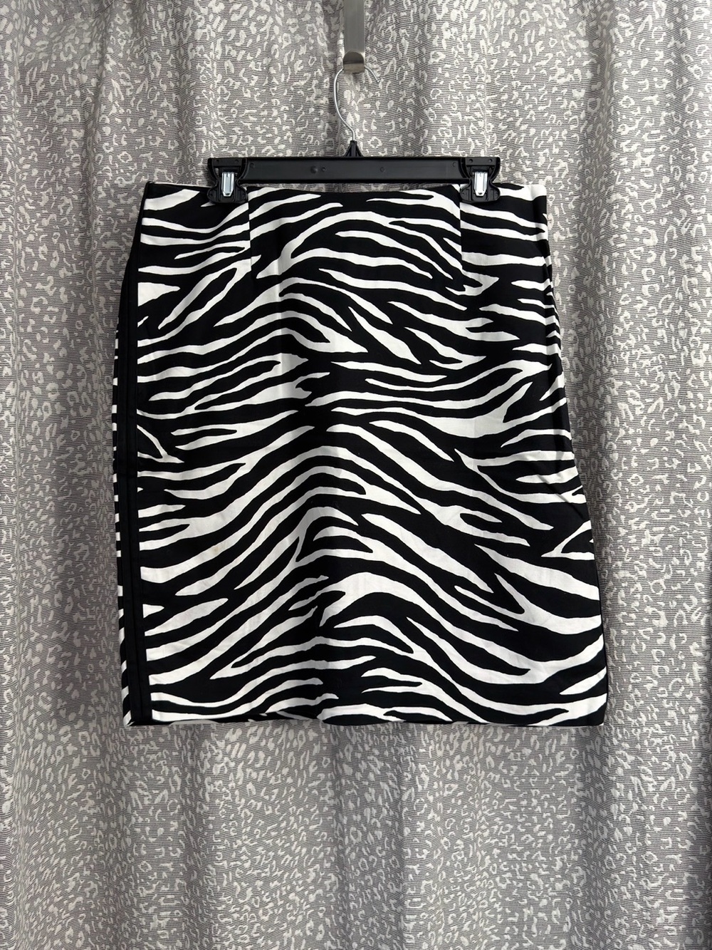 White House Black Market Black & White Zebra Pencil Skirt